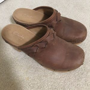Clarks heeled clogs